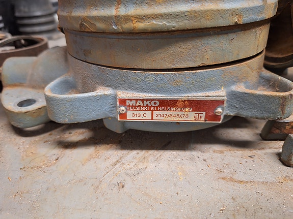 Mako 313 C vesipumppu ja kytkin