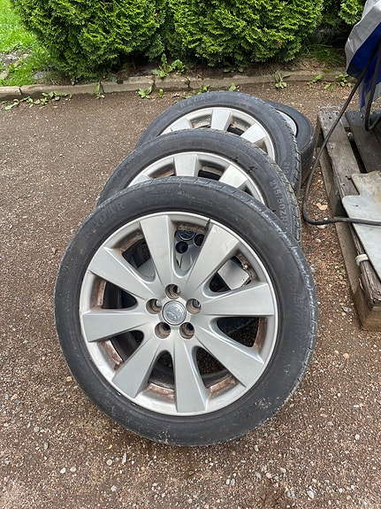 Toyota avensis 17" alumiinivanteet ja renkaat 7Jx17H2 ET45