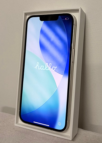 Apple iPhone 13 128 GB Uudella näytöllä
