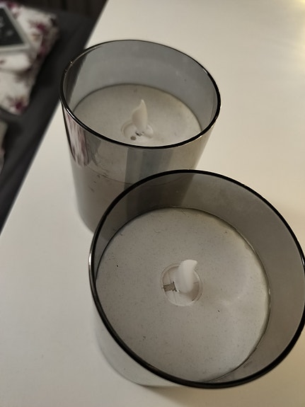 2 led kynttilää