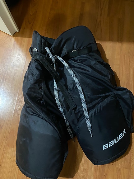 Bauer Nexus 400 jääkiekkohousut Youth L musta