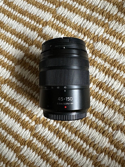 Panasonic Lumix 45-150mm f/4-5.6 objektiivi