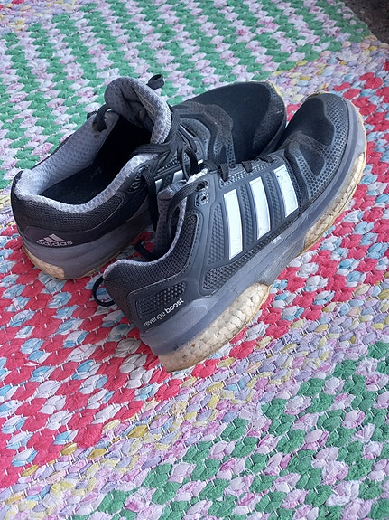 Adidas boost -juoksukengät