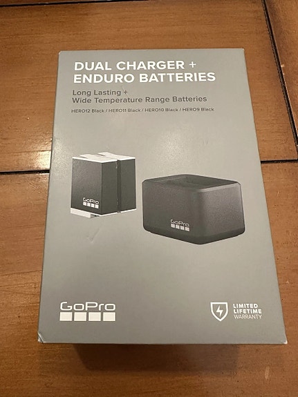 GoPro Dual Battery Charger + Enduro Battery Hero 9-12