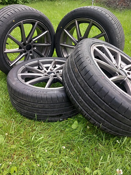 Brock b36 vanteet 245/40R18 renkailla