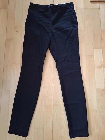 Mustat stretch-housut koko 40