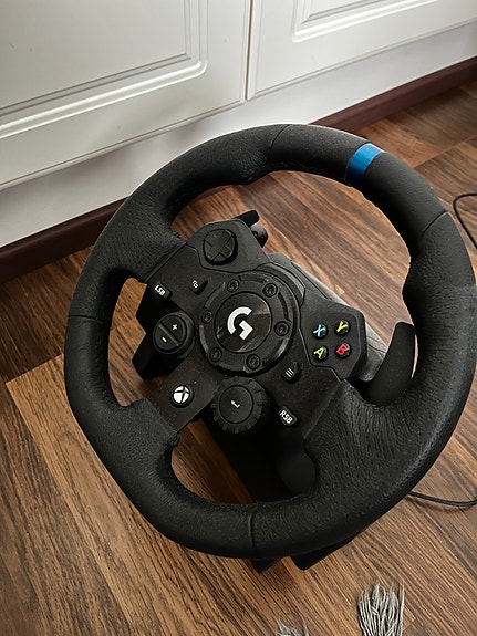 Logitech G923 Ratti ja Polkimet