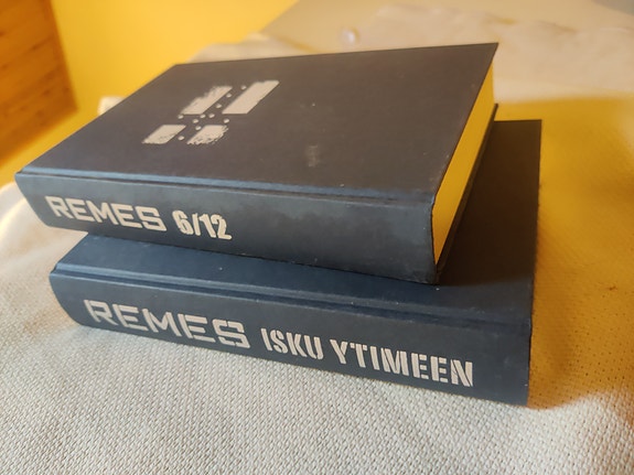 Ilkka Remes kirjat 6/12 ja Isku ytimeen kovakantiset