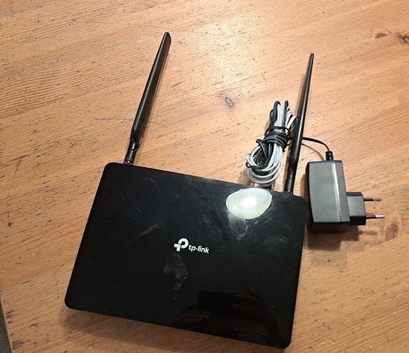 TP-LINK Archer MR200 -LTE-modeemi ja WiFi-tukiasema
