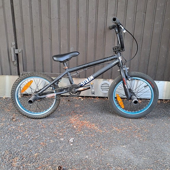 Stolen BMX polkupyörä, 16 tuumaa