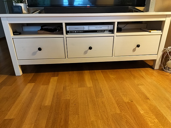 Myydään ikea Hemnes tv-taso