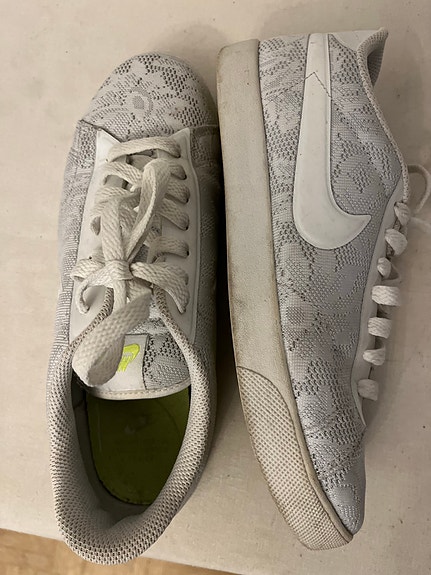 Nike valkoiset tennarit koko 38