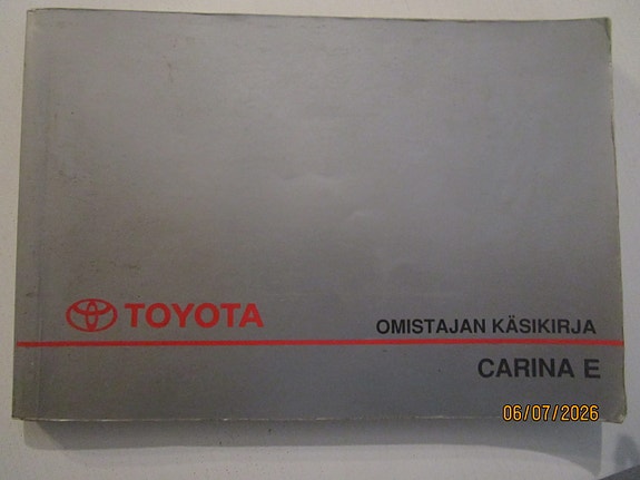 Toyota Carina omistajan käsikirja suomeksi