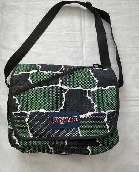 Olkalaukku Jansport