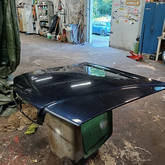 Bmw e38 konepelti