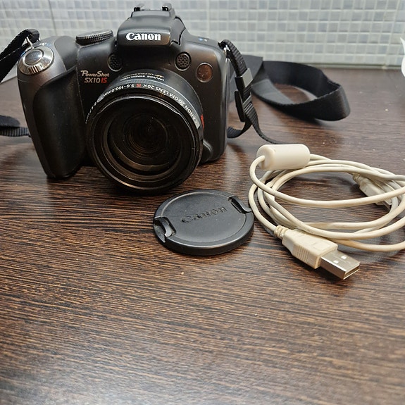 Canon powershot sx10 is