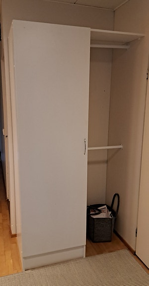 Valkoinen kaappi/ eteisen säilytyskokonaisuus
