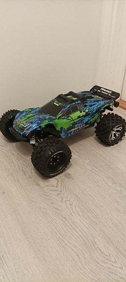 Traxxas Rustler 4x4 vxl rc-auto