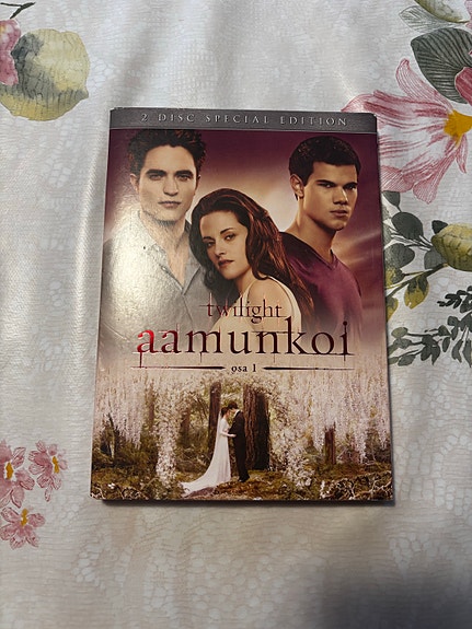 Twilight Aamunkoi osa 1 DVD elokuva