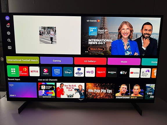 LG OLED C4 42” OLED TV – Kuin uusi