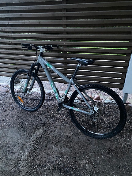 Trek lasten maastopyörä 26" harmaa