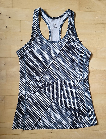 H&M Sport urheilutoppi S