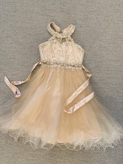 Cinderella juhlamekko koko 10 (vastaa noin kokoa 150)