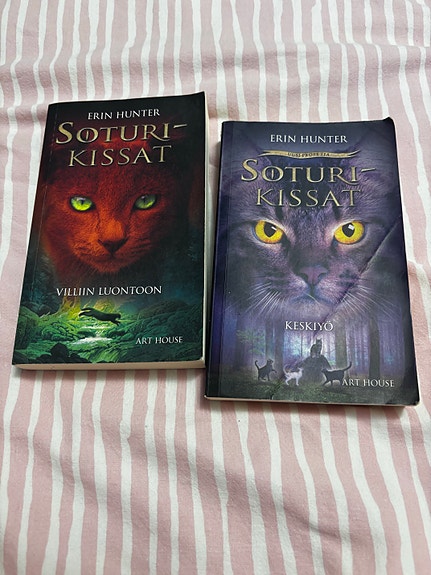 Soturi kissa kirjat