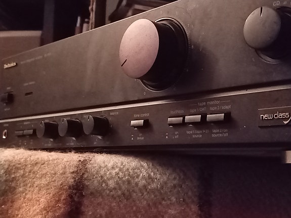 Vahvistin Technics SU-810