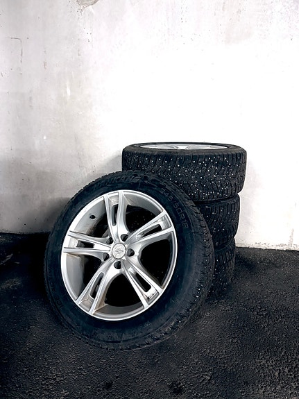 Audi Q5 Vanteet Nastarenkailla