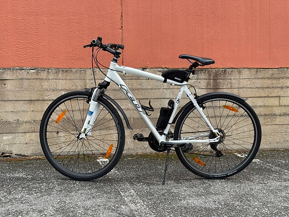 Felt QX70 Hybrid 28” polkupyörä