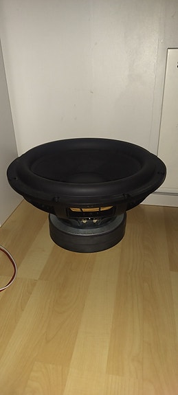 Genelec "15" subwoofer + kotelo