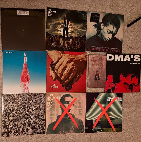 Myydään vinyyli/lp levyjä/cd boksi