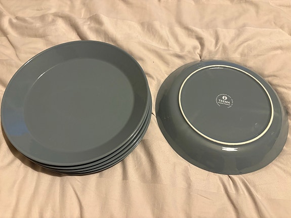 Iittala teema harmaat lautaset