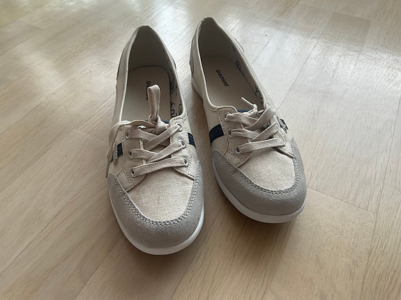 Naisten nauhalliset kengät koko 41 beige