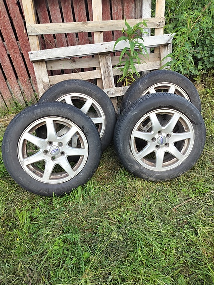 alkuperäiset Volvon 16" aluvanteet