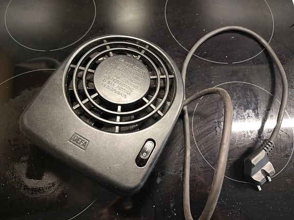 Auton sisätilan lämmitin (Defa 1400w)