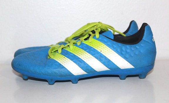 Adidas X 16.3 jalkapallokengät 37.5 kokoa