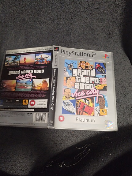 PlayStation 2 Grand Theft Auto Vice City Platinum -peli