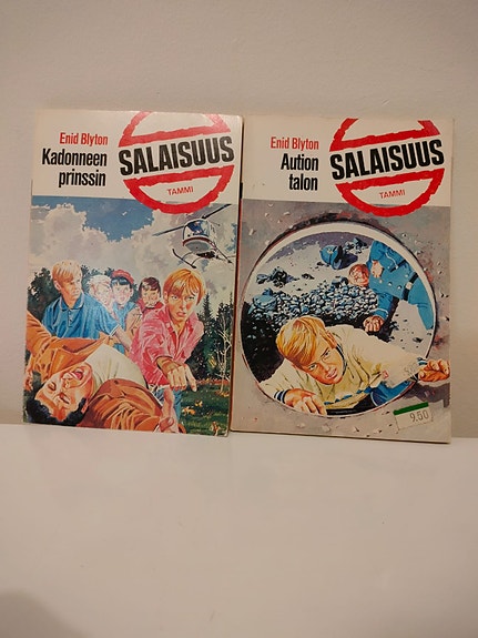 Salaisuus kirjoja