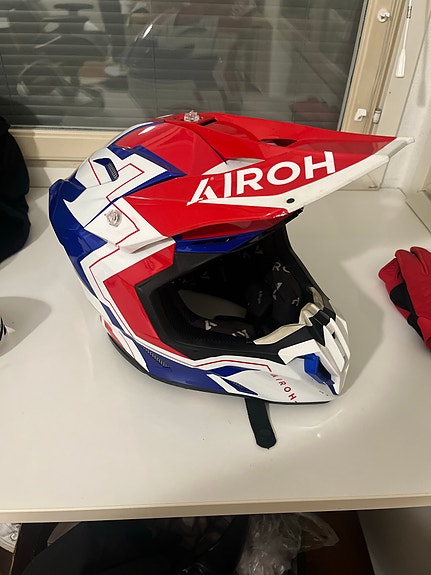 Airoh motocross-kypärä XL