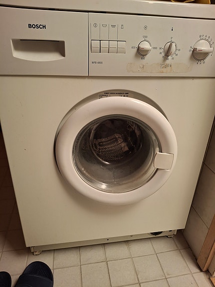 Bosch edestä täytettävä pesukone valkoinen