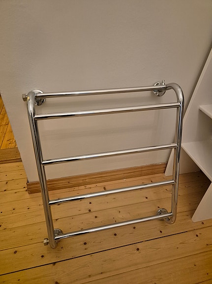 Vesikiertoinen pyyhekuivain / rättipatteri