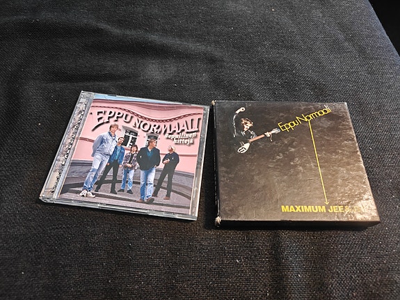 Eppu Normaali Repullinen hittejä + Maximum Jee&Jee CD:t
Hallitse