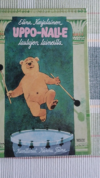 Elina Karjalainen: Uppo-Nalle laulujen laineilla