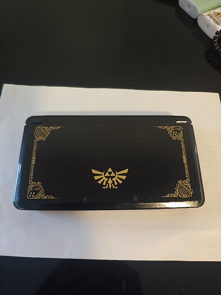 Nintendo 3DS käsikonsoli Zelda-erikoisversio