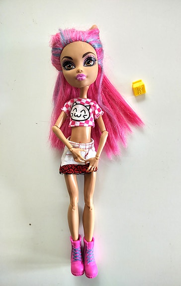 Monster High Creepateria Howleen Wolf nukke