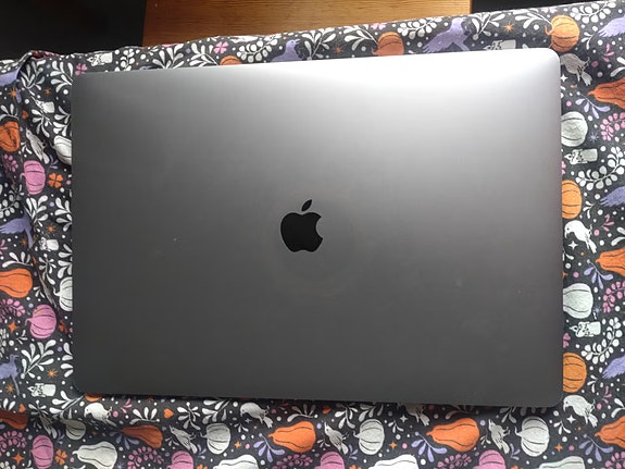 Käytetty MacBook Pro 16