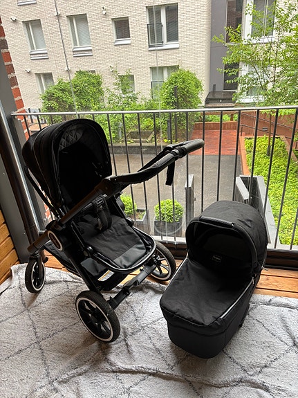 Emmaljunga yhdistelmävaunut musta