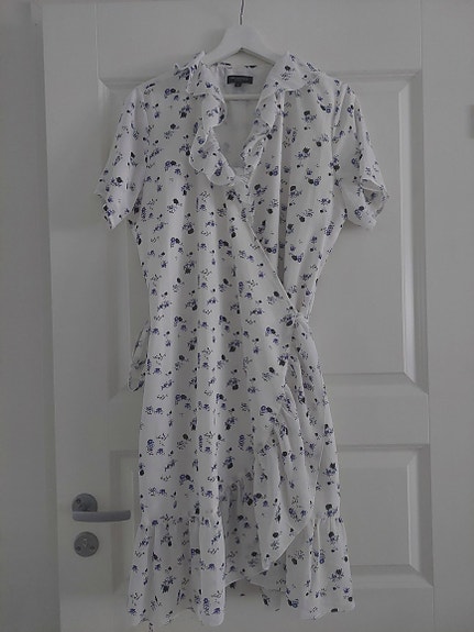 Selected Femme kesämekko koko 40 valkoinen kukkakuvioinen